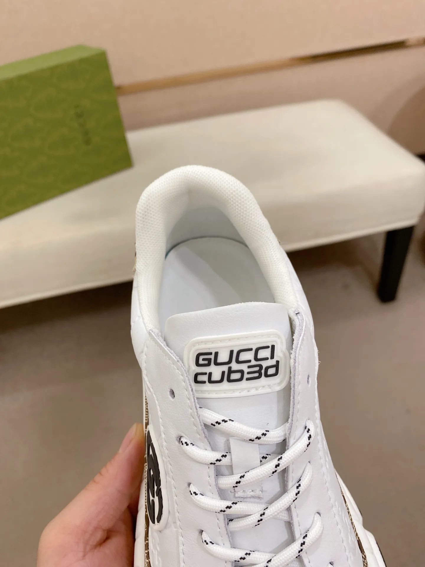 Men's men's shoes 442💰🇮🇹🇮🇹GUCCI🔍🔍new models are on sale at the same time at the counter. The uppers are made of top-grain cowhide imported from Italy. Fully imported genuine leather lining 💪💪, completely 1⃣️ to 1⃣️ replica 🇮🇹💪💪, ⚠ sole: original sole provided by the original factory, exclusive movable molded sole super comfortable, ⚠ original factory follow-up, 🔍🔍 high quality, you can go in and out of the counter at will, welcome to compare⚠. Code number: 38-44. Can be customized 45-46